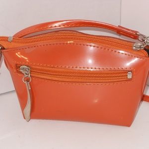 BEIJO ORANGE PATENT LEATHER SHOULDER BAG